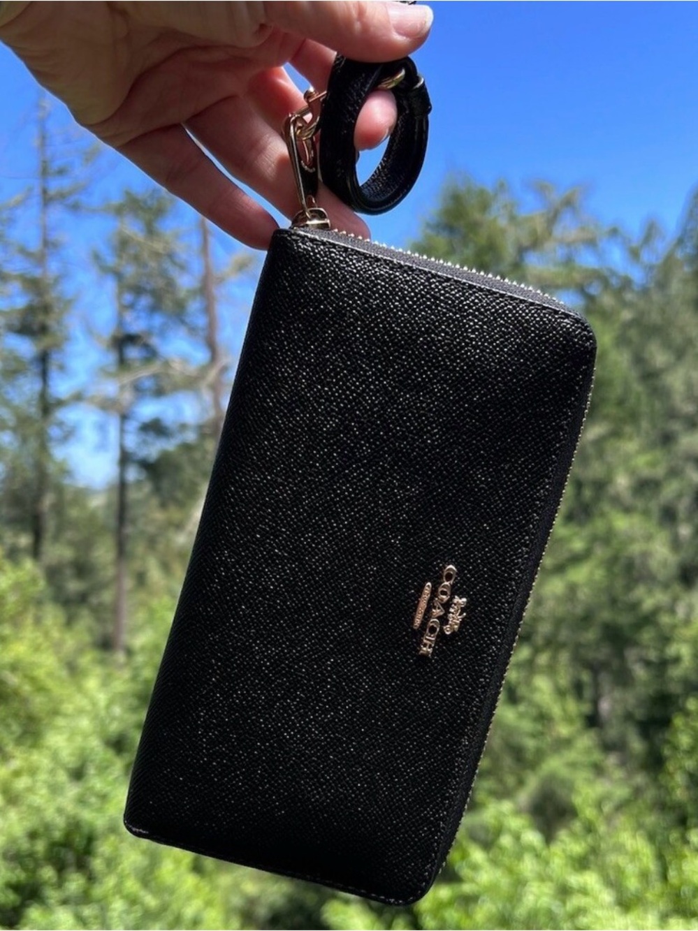 COACH Long Zip-Around Wallet Black Crossgrain Leather w Gold Hardware AUTHENTIC